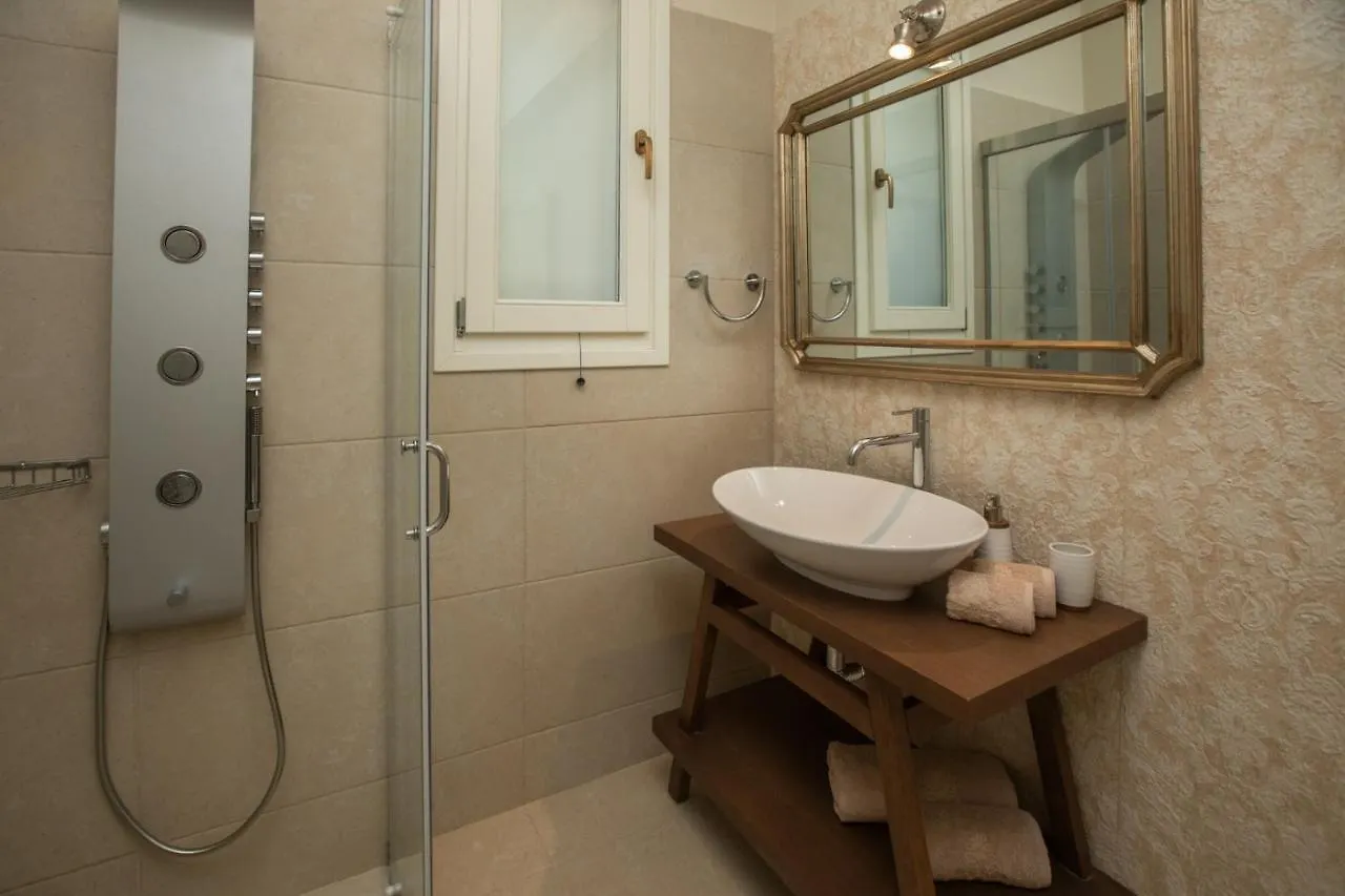 Luxury Villa Above Emblisi Beach , With Heated Pool ! Fiskardo 0*,