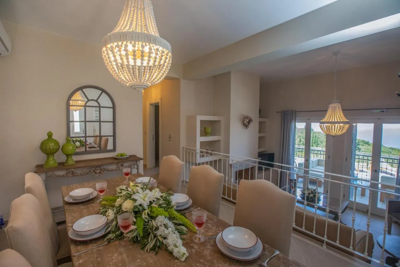 Luxury Villa Above Emblisi Beach , With Heated Pool ! Fiskardo 0*,