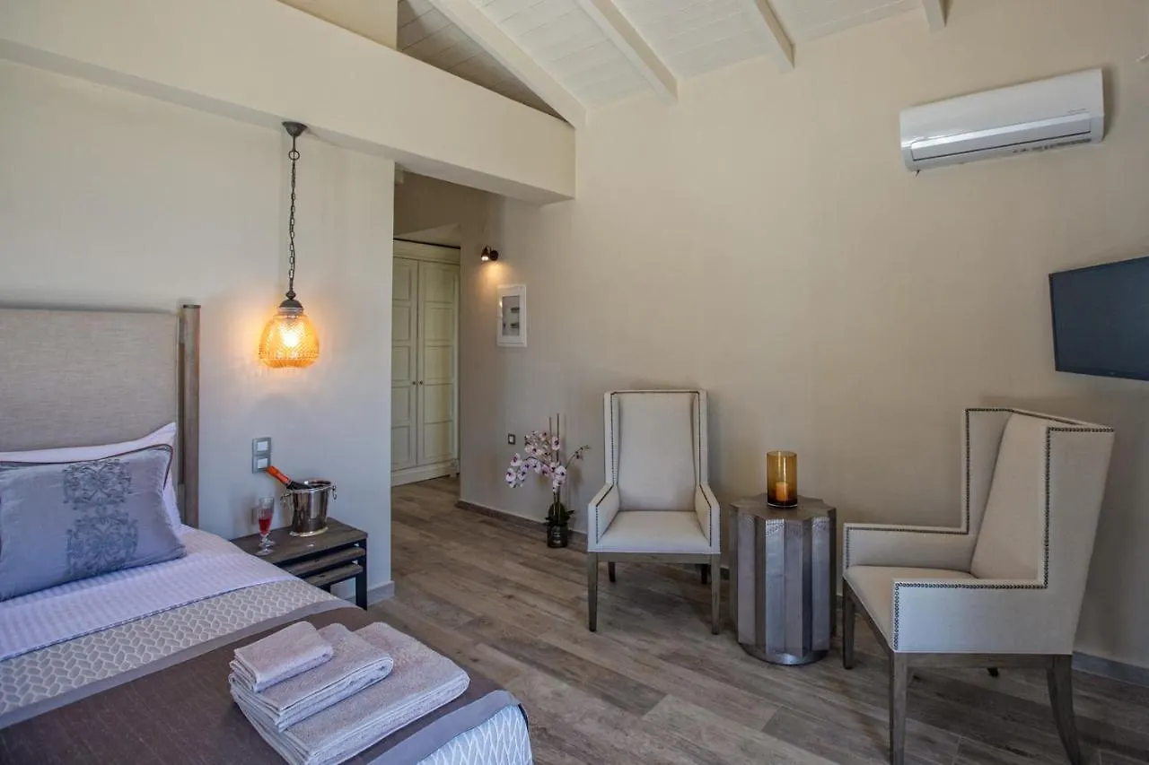Luxury Villa Above Emblisi Beach , With Heated Pool ! Fiskardo