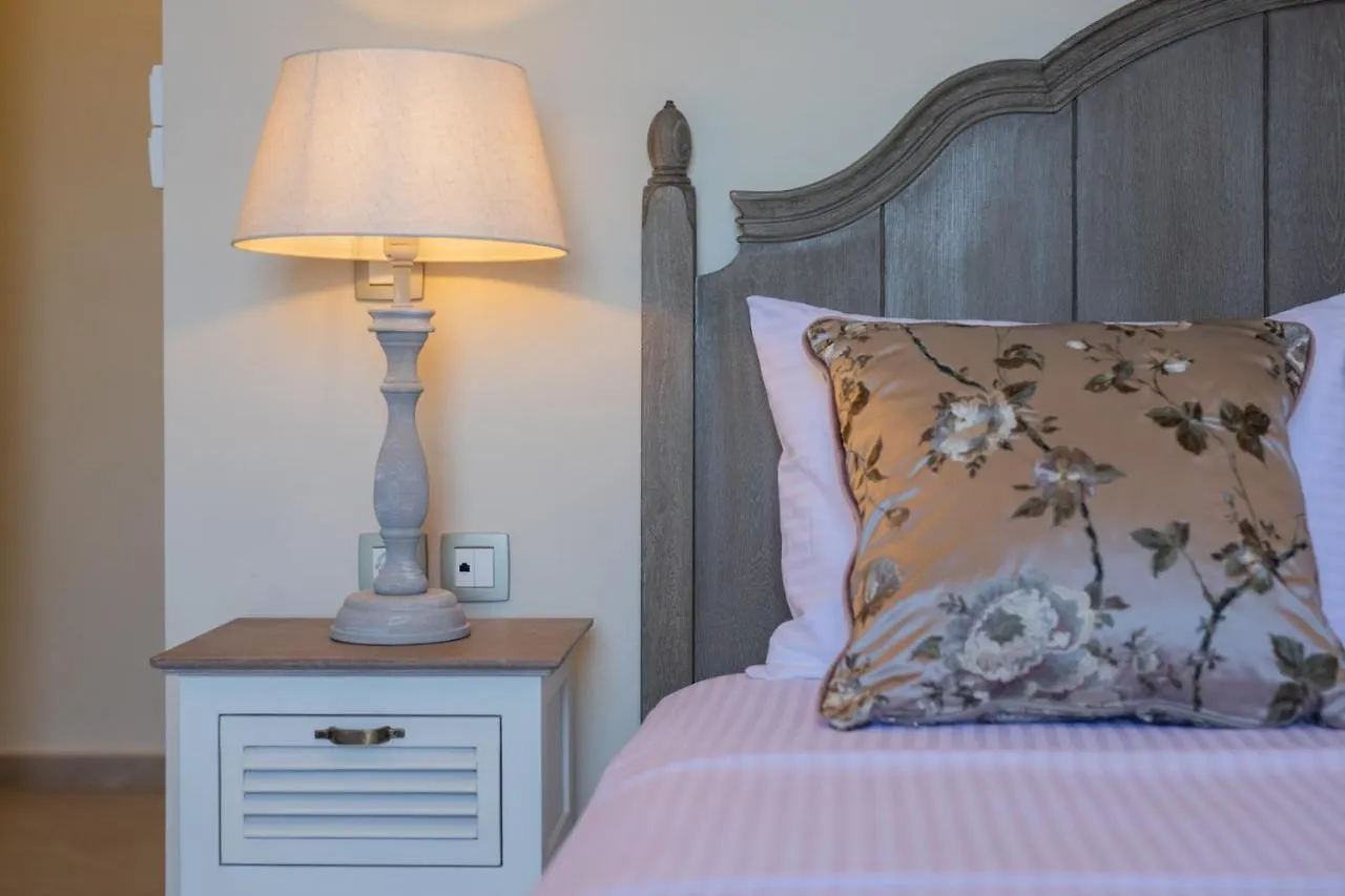Luxury Villa Above Emblisi Beach , With Heated Pool ! Fiskardo