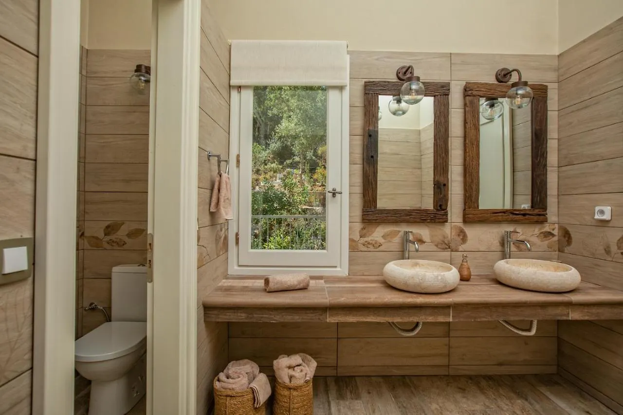 Luxury Villa Above Emblisi Beach , With Heated Pool ! Fiskardo