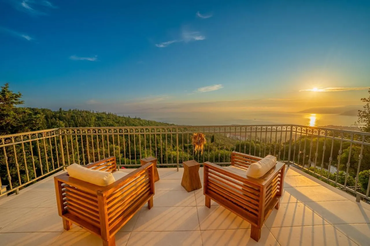 Luxury Villa Above Emblisi Beach , With Heated Pool ! Fiskardo 0*,