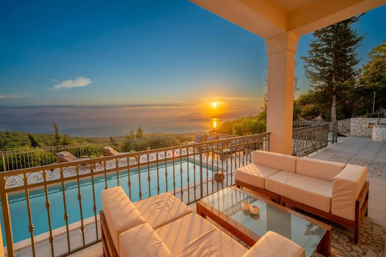 Luxury Villa Above Emblisi Beach , With Heated Pool ! Fiskardo